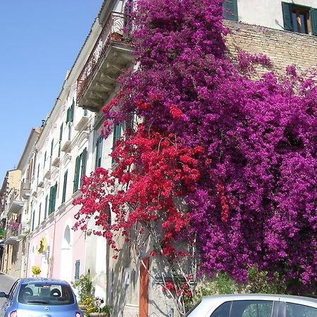 Medieval Apartment Vasto Esterno foto