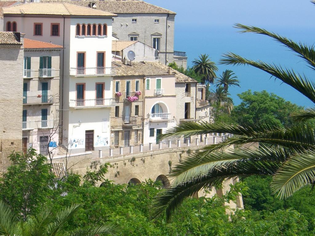 Medieval Apartment Vasto Esterno foto